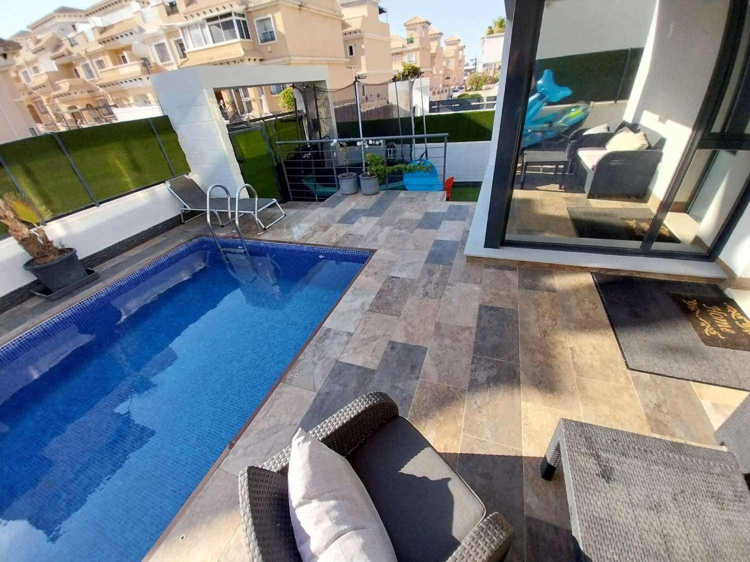 Modern 6 bed Villa with Private Pool in Playa Flamenca/ Villamartin.