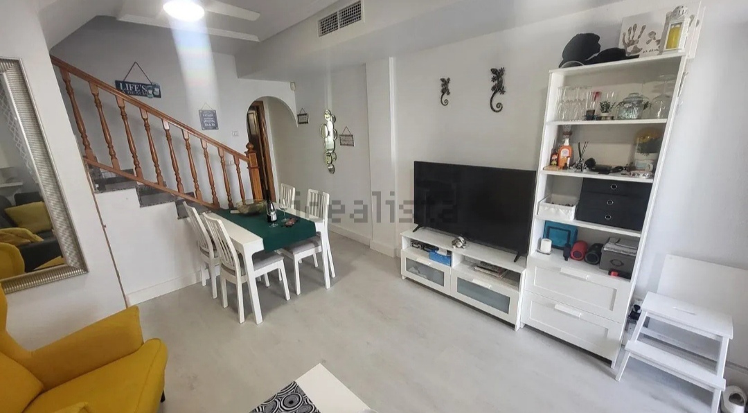 Renovated Townhouse la ciñuelica with comunity pool