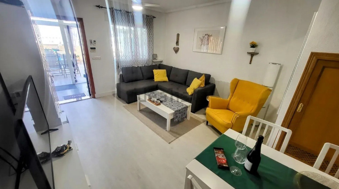 Renovated Townhouse la ciñuelica with comunity pool